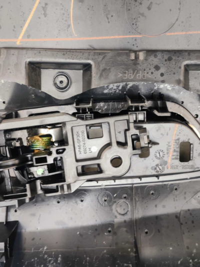 FORRO PORTA TRASEIRA ESQUERDA TOYOTA COROLLA CROSS 2022/24 - Imagem 8