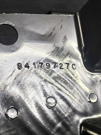 Moldura Suporte Bateria Gm Equinox Primer 2021/23 84179727c - Imagem 6