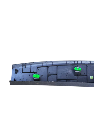MOLDURA TAMPA TRASEIRA PORTA MALAS GM TRACKER 2020 2021 2022 - Imagem 8