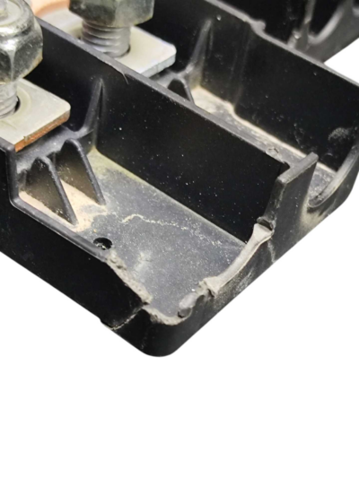 moldura Polo positivo Bateria Fiat Argo 2019/2021 Detalhes - Imagem 3