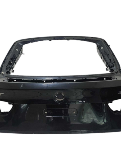 TAMPA TRASEIRA BMW 328i GT 2014 2015 2016 PRETA C/DETALHE - Imagem 1