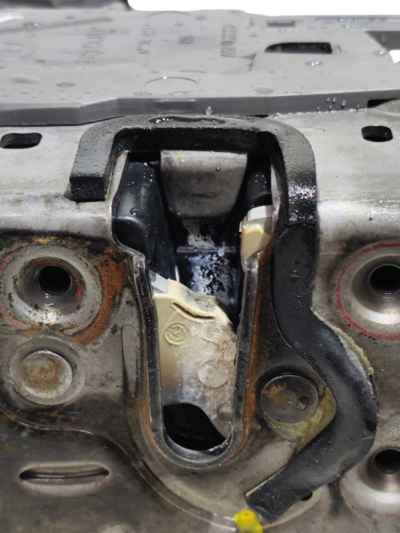 FECHADURA PORTA TRASEIRA DIREITA JEEP RENEGADE 2016 A 2021 - Imagem 2