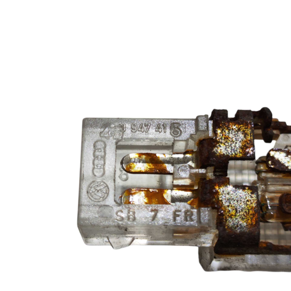 LUZ CORTESIA FORRO PORTA AUDI A4 2004 2005 A 2008 4B0947415 - Imagem 3