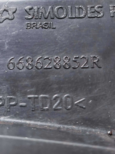 GRADE CHURRASQUEIRA DIREITA RENAULT SANDERO 2015 A 2017 - Imagem 9