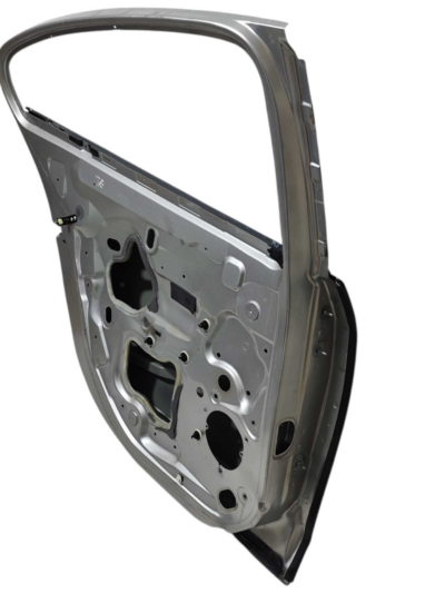 PORTA TRASEIRA ESQUERDA RENAULT FLUENCE 2011 A 2016 DETALHE - Imagem 6