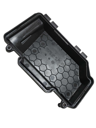 TAMPA CAIXA FUSÍVEIS A2055400082 MERCEDES C180 2015 A 2018 - Imagem 3
