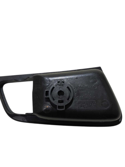 MOLDURA MAÇANETA INT TRAS ESQUERDA HYUNDAI I30 2009 A 2012 - Imagem 3