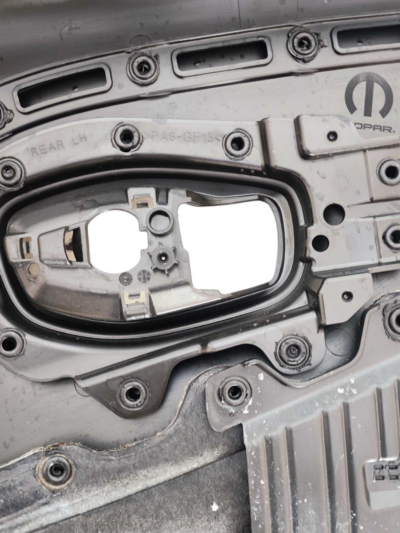 FORRO PORTA TRASEIRA ESQUERDA JEEP RENEGADE 2016 A 2021 - Imagem 7