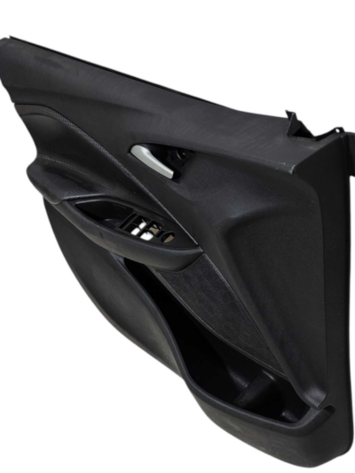 FORRO PORTA DIANTEIRA ESQUERDA 26280508 GM ONIX 2020 A 2024 - Imagem 2