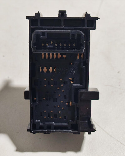 Botão Vidro Tras Dir  Toyota Yaris 2022 2023 193145 - Imagem 2