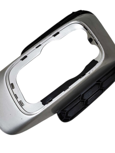 MOLDURA FAROL MILHA ESQUERDO CITROEN AIRCROSS 2011 A 2013 - Imagem 4