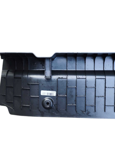 MOLDURA PORTA MALAS GM TRACKER PREMIER 1.2 2020 2021 2022 - Imagem 9