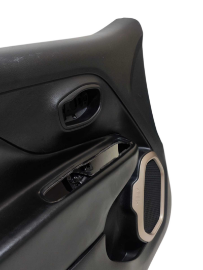FORRO PORTA DIANTEIRA ESQUERDA JEEP RENEGADE 1.8 2016 A 2023 - Imagem 3