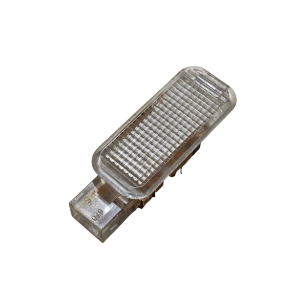 LUZ CORTESIA FORRO PORTA 4B0947415 AUDI A4 2004 A 2008 - Imagem 3