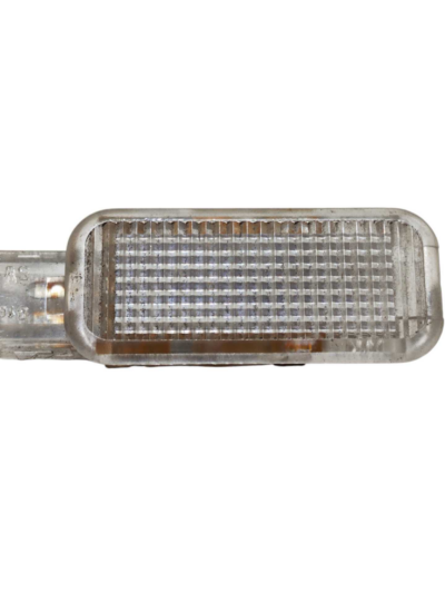 LUZ CORTESIA FORRO PORTA AUDI A4 2004 2005 A 2008 4B0947415