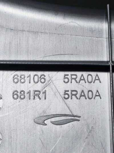 MOLDURA INFERIOR PAINEL 681065RA0A NISSAN KICKS 2017 A 2021 - Imagem 7