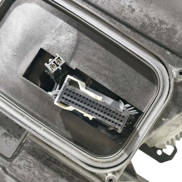 FAROL ESQUERDO MERCEDES CLA200 2017 A 2019 P/ RETIRADA PEÇAS - Imagem 5