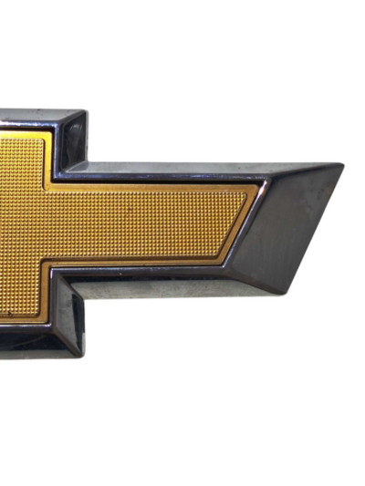EMBLEMA GRADE FRONTAL 26301767 GM TRACKER 2021 2022 2023 - Imagem 3