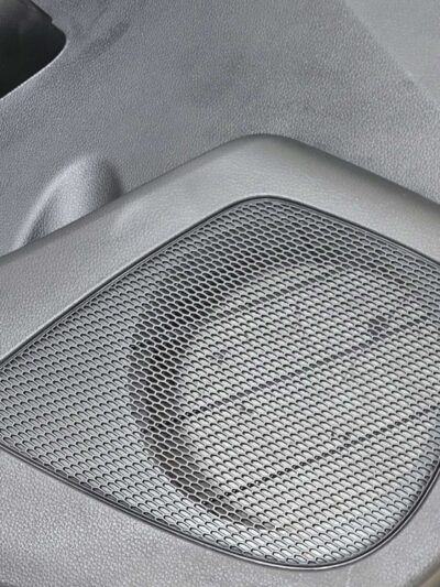 FORRO PORTA DIANTEIRA ESQUERDA TOYOTA COROLLA CROSS 2022/24 - Imagem 2