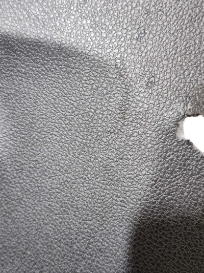 FORRO PORTA TRASEIRA ESQUERDA RENAULT KWID 2017/2020 DETALHE - Imagem 6
