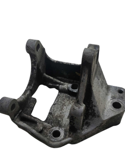 SUPORTE BOMBA MOTOR 8200040061 RENAULT CLIO 2006 A 2012 - Imagem 2