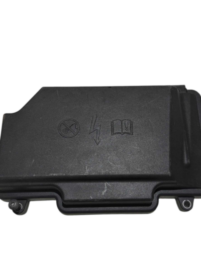TAMPA CAIXA FUSÍVEIS A2055400082 MERCEDES C180 2015 A 2018 - Imagem 1