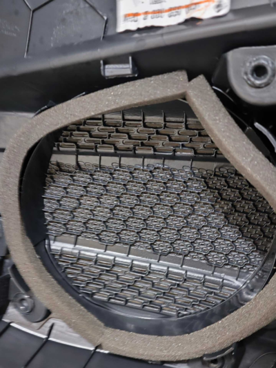 FORRO PORTA TRASEIRA ESQUERDA VOLKSWAGEN NIVUS 2021 A 2023 - Imagem 6