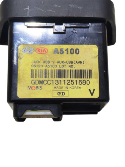 MOLDURA ENTRADA USB AUX 96120A5100 HYUNDAI I30 1.8 2013/2016 - Imagem 3