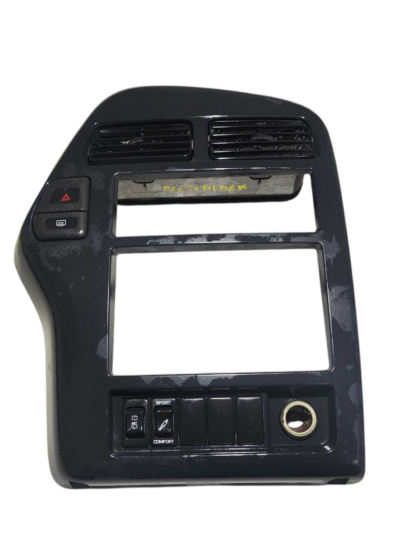 Moldura Rádio 68260K10381 Nissan Pathfinder 1999/2000 - Imagem 1