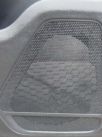 FORRO PORTA TRASEIRA ESQUERDA VW TOUAREG 2013/2018 DETALHE - Imagem 10