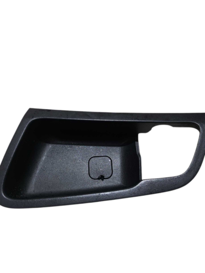 MOLDURA MAÇANETA INT TRAS ESQUERDA HYUNDAI I30 2009 A 2012 - Imagem 1