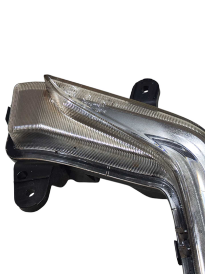 FAROL MILHA DRL ESQUERDO 26211723 GM TRACKER 2020 A 2023 - Imagem 3