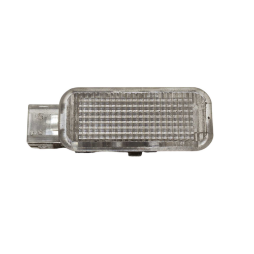LUZ CORTESIA FORRO PORTA 4B0947415 AUDI A4 2004 2005 A 2008