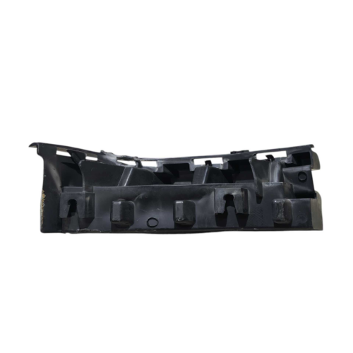 SUPORTE DIR PARACHOQUE TRAS MERCEDES C280 2010/2012DETALHE