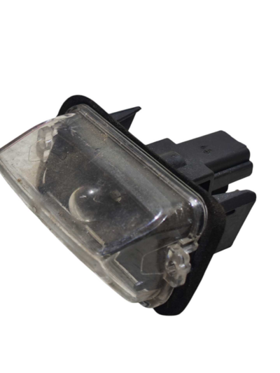 LUZ PLACA ESQUERDA TOYOTA COROLLA CROSS 2.0 2022 2023 2024 - Imagem 4