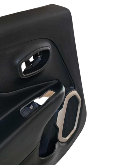 FORRO PORTA TRASEIRA ESQUERDA JEEP RENEGADE 2016 A 2021 - Imagem 3